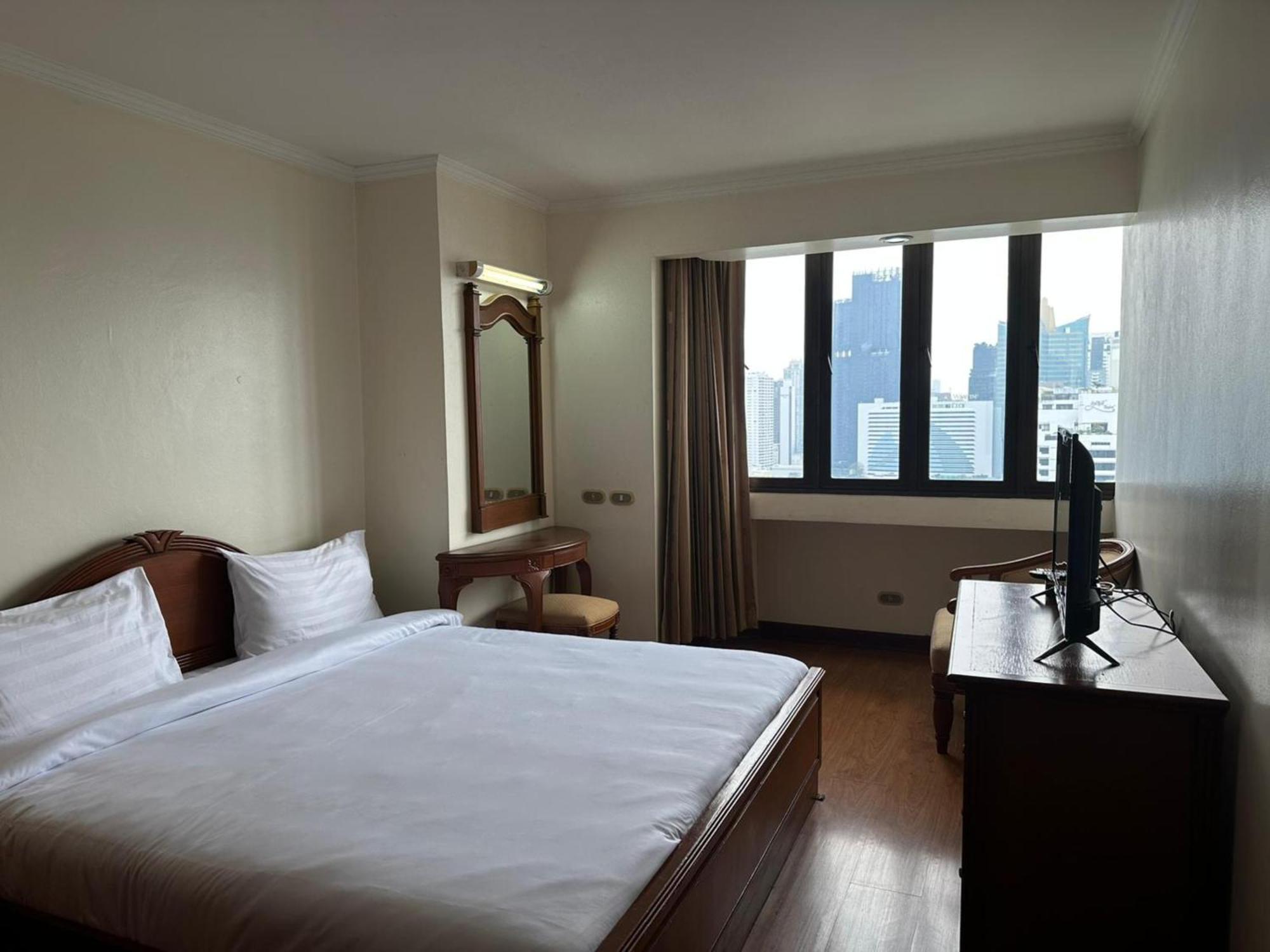 Omni Tower Sukhumvit Soi 4 Direct Apartment Bangkok Exterior photo