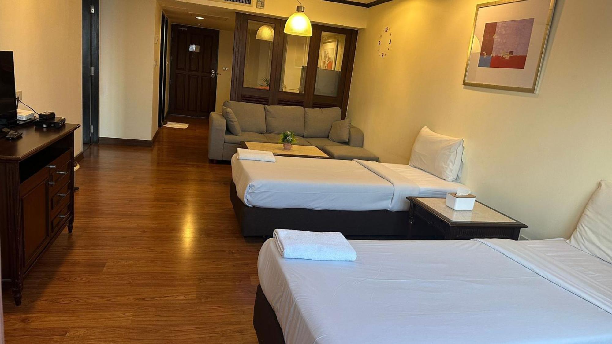 Omni Tower Sukhumvit Soi 4 Direct Apartment Bangkok Exterior photo