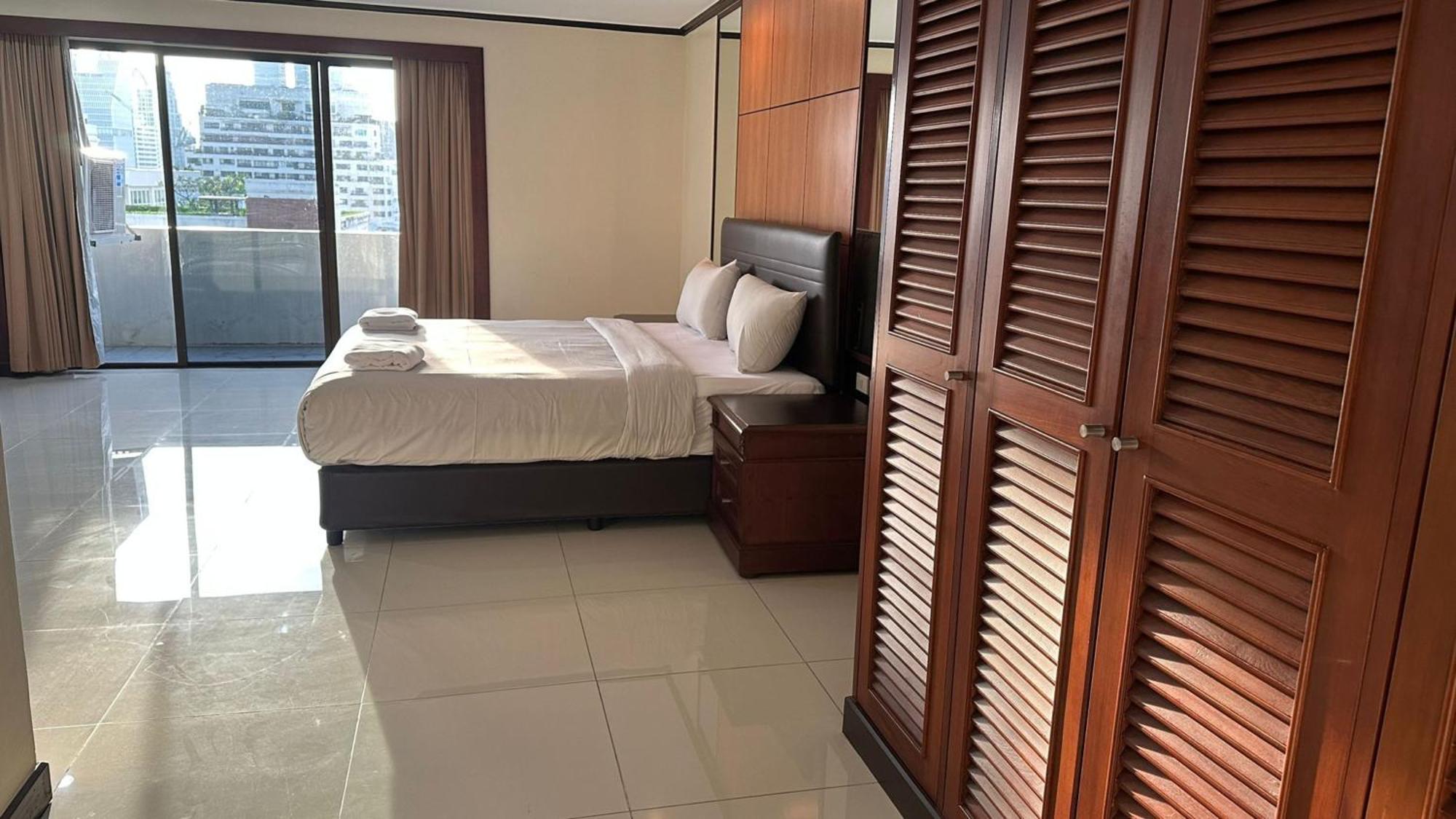 Omni Tower Sukhumvit Soi 4 Direct Apartment Bangkok Exterior photo