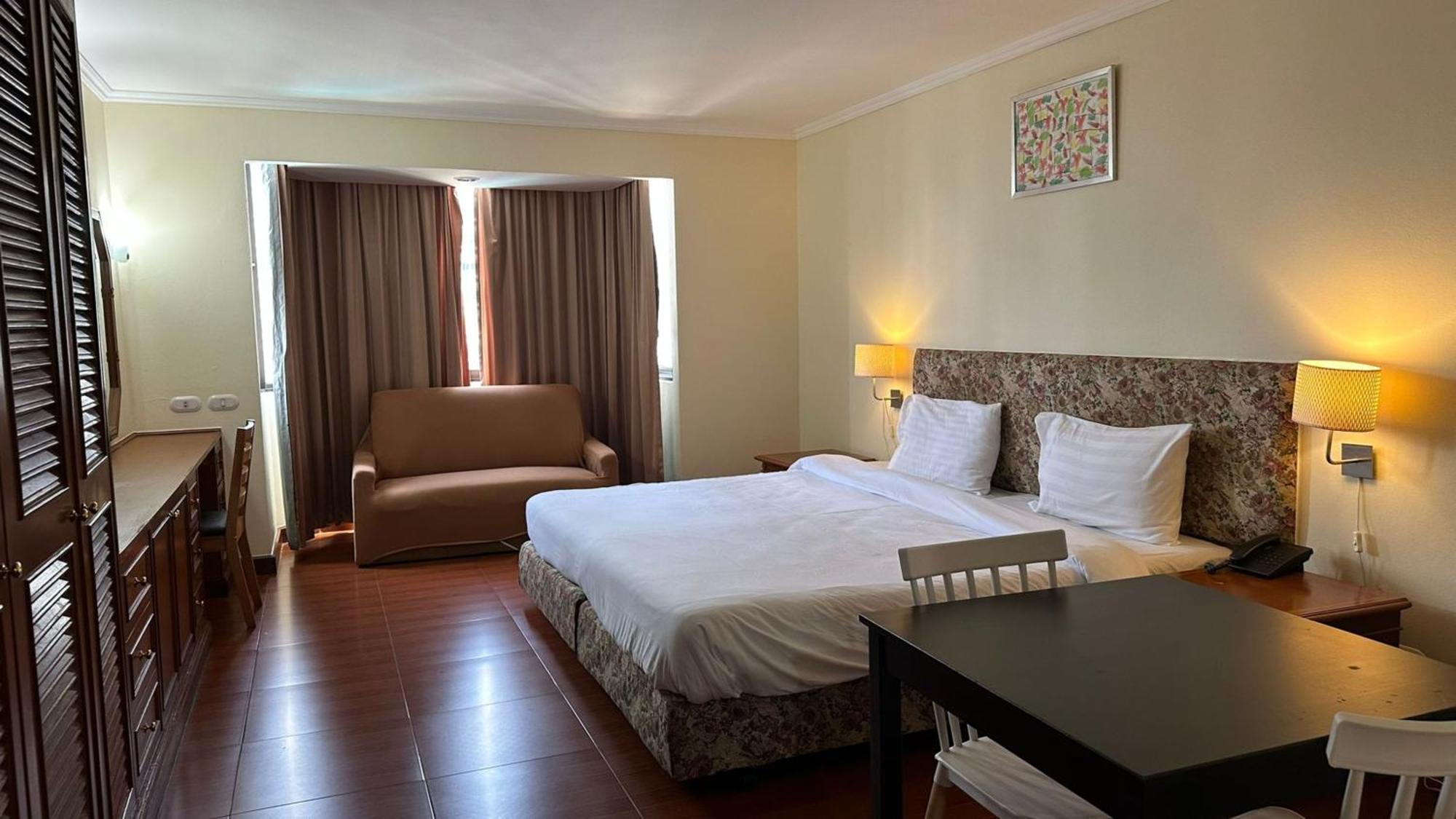 Omni Tower Sukhumvit Soi 4 Direct Apartment Bangkok Exterior photo