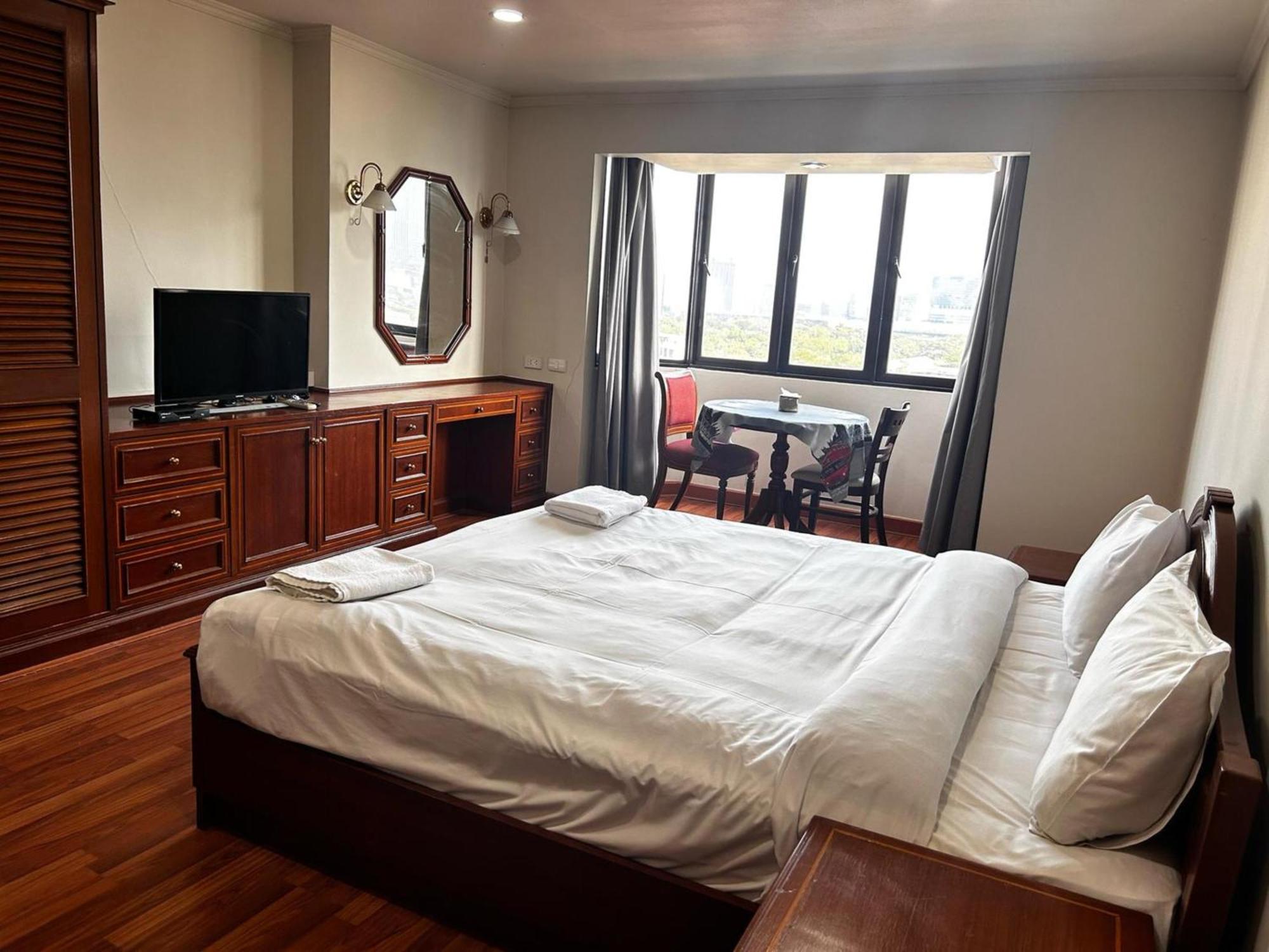Omni Tower Sukhumvit Soi 4 Direct Apartment Bangkok Exterior photo